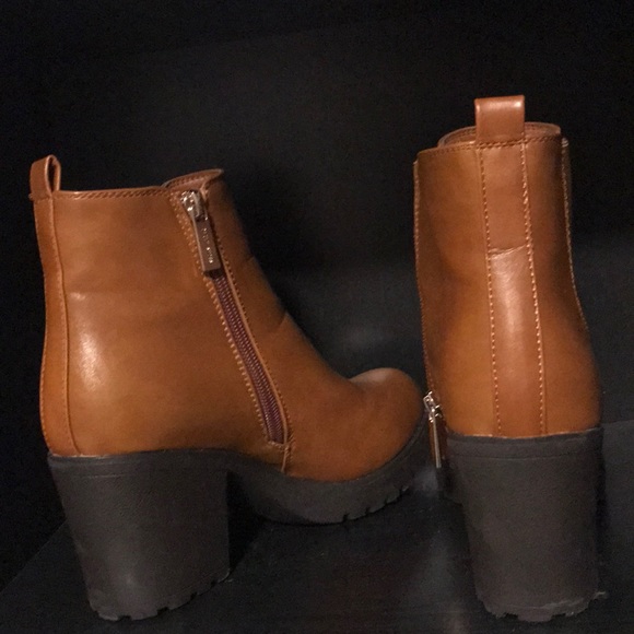 Chunky Heel Ankle Booties - Picture 2 of 3